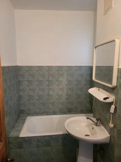 Apartament 3 camere de vânzare – aproape de centru