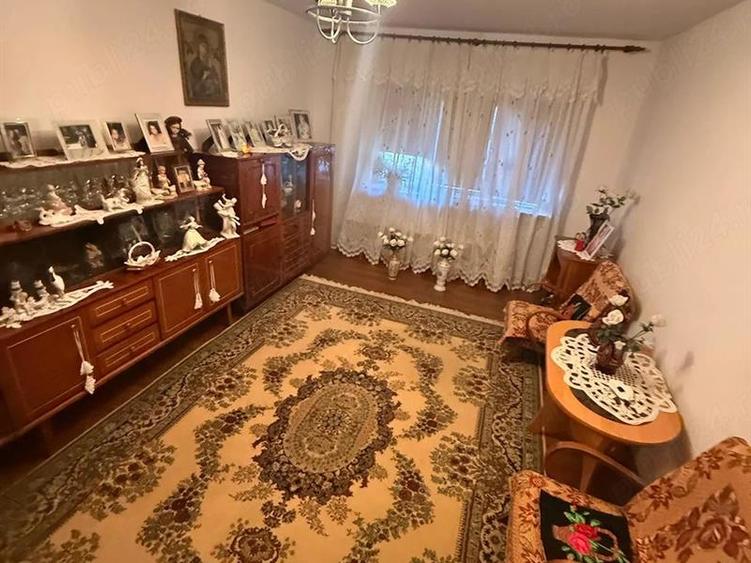 Apartament 4 camere decomandat, etaj 2/ 4