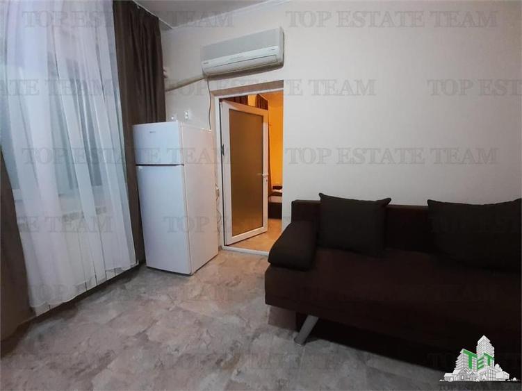 Vila moderna + casa renovata cu 2 apartamente si teren generos - Palazu Mare ,