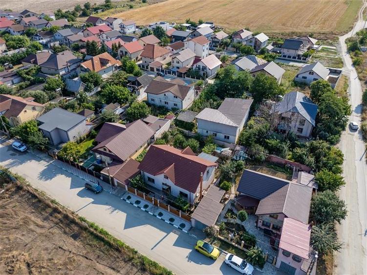 Casa Extraordinara în Lazu. Spatiu, Calitate și Confort la Superlativ