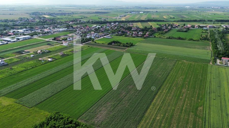 Teren intravilan 17.240 mp Stupini, str. Baciului-Luncii