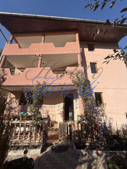 Casa 249 mp cu teren 2172 mp - zona Tautiului - Floresti