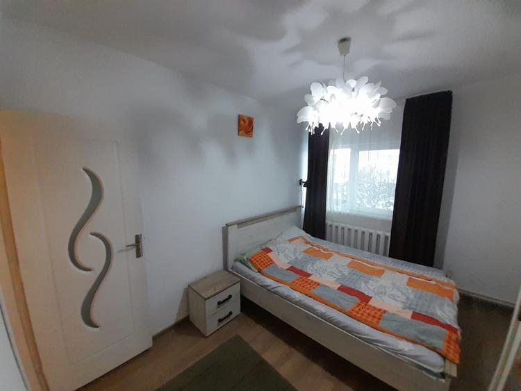Apartament la casa , 2 camere, decomandat , strada Ghinzii
