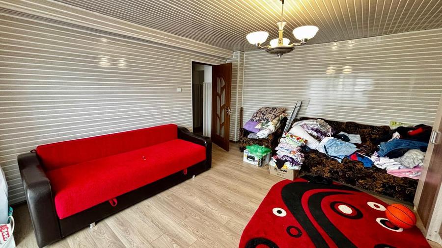 VANZARE APARTAMENT 3 CAMERE - DECOMANDAT - 2 BAI MIHAI BRAVU, PLOIESTI