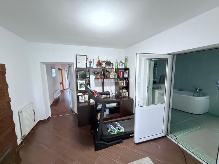 Casa renovata in oras str.Cismelei - 14
