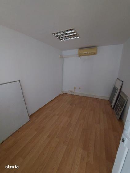 Spatiu 4 camere decomandat