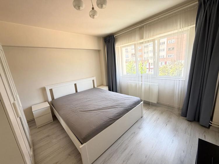 3 camere  RACADAU , zona pietonala, liber, 187000Euro