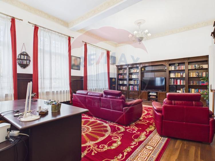 Casa / Vila cu 8 camere de vanzare în zona Cotroceni