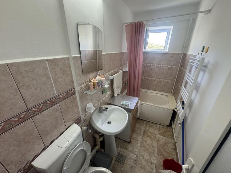 Apartament 2 camere zona Casa de Cultura cu Centrala
