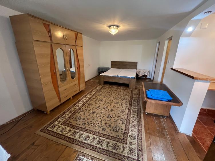 ÎNCHIRIEZ CASĂ TIP DUPLEX – 4 CAMERE DECOMANDATE – ZONA TREI STEJARI