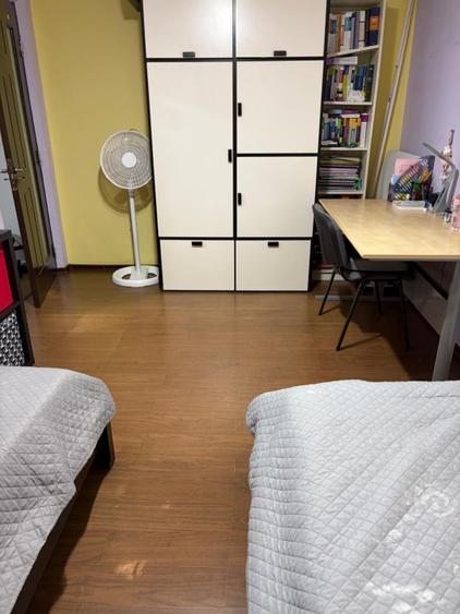 Vand apartament 3 camere (proprietar), parter, 2 locuri de parcare, mobilat