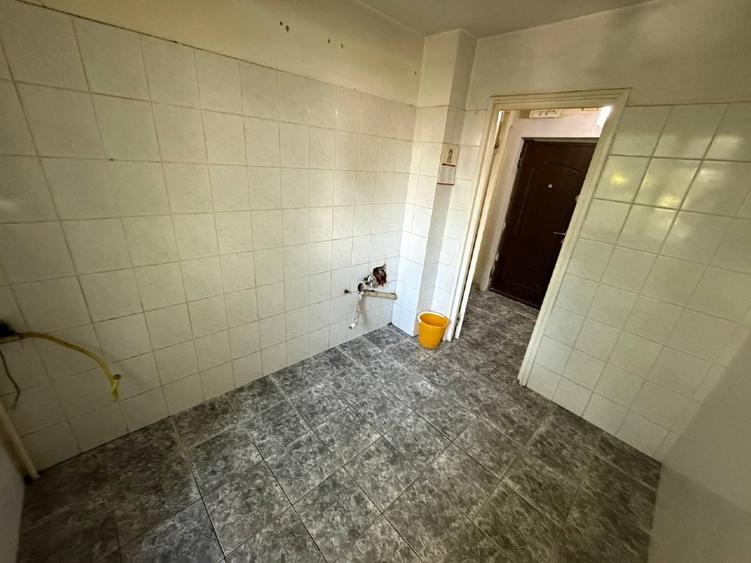 Apartament 4 camere Titan - Costin Georgian, 83mp