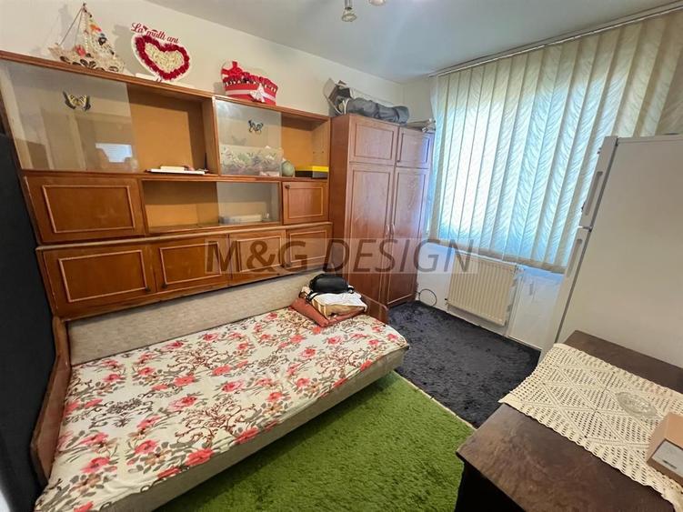 3 camere decomandat etaj 4/10 Dambovita centrala proprie