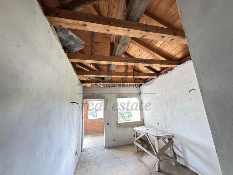 Casă cu teren de vânzare -Sascut - 10