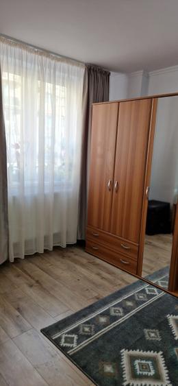 Apartament de 3 camere, semidecomandat, in zona Centru