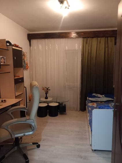 Apartament 3 camere, etaj 1, 74 mp utili, zona Liceu Unirea – Politie