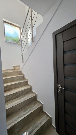 Casă tip duplex de vânzare — zona Capitol, Pitești
