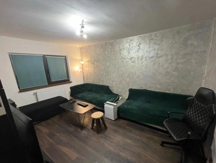 Apartament cu  2 camere de vânzare, zona CET