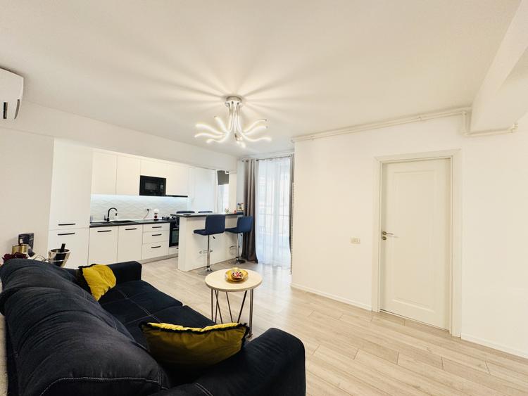 Apartament cu 3 camere complet mobilat si utilat, vedere spre Mare