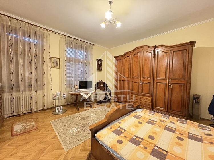 Apartament 2 camere, etaj intermediar, cu garaj in cladire reabilitata