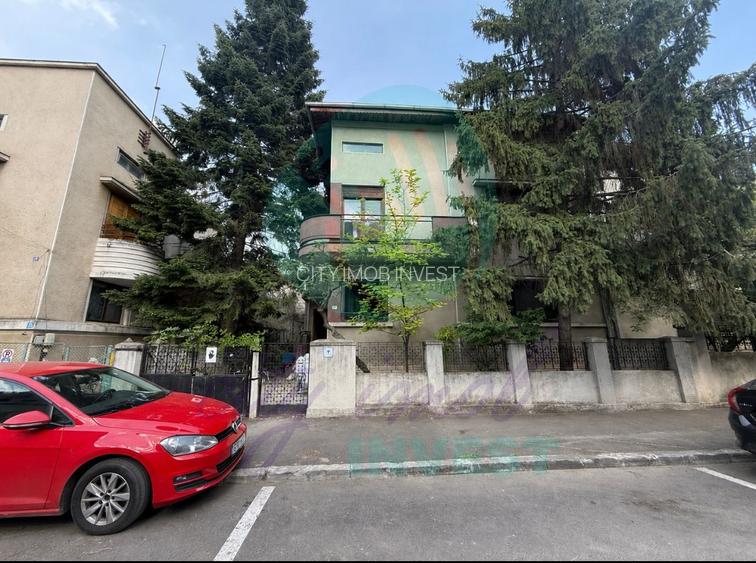 Proprietate rara pe o strada boema