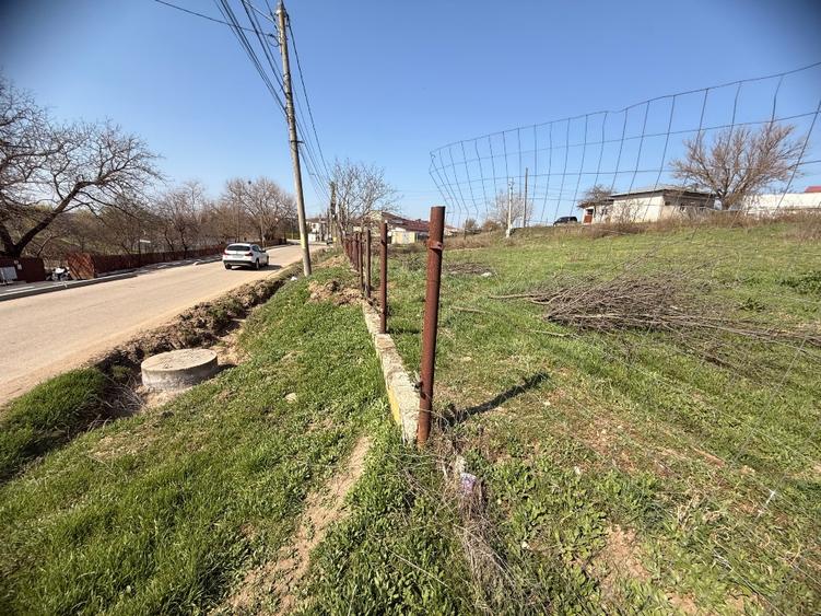 Vând teren Roată de Jos