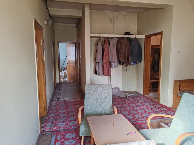 Apartament 5 camere pozitie deosebita zona Colinei