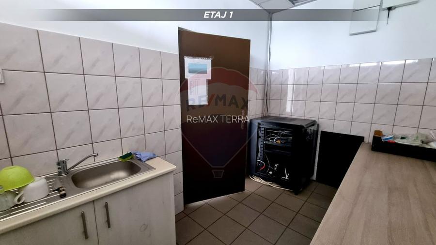 Clădire mixtă de vânzare, 1.055 MC, teren 350 mp str. Fabricii BM - 40