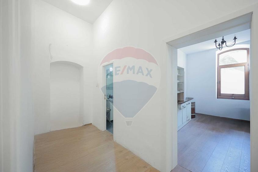 Spațiu Comercial + Birouri de Închiriat – 235 mp – Ultracentral