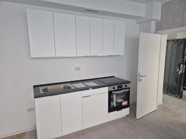 Cladire birouri S+P+3, lift, se adauga 200 EURO utilitati, intre Plaza si Afi