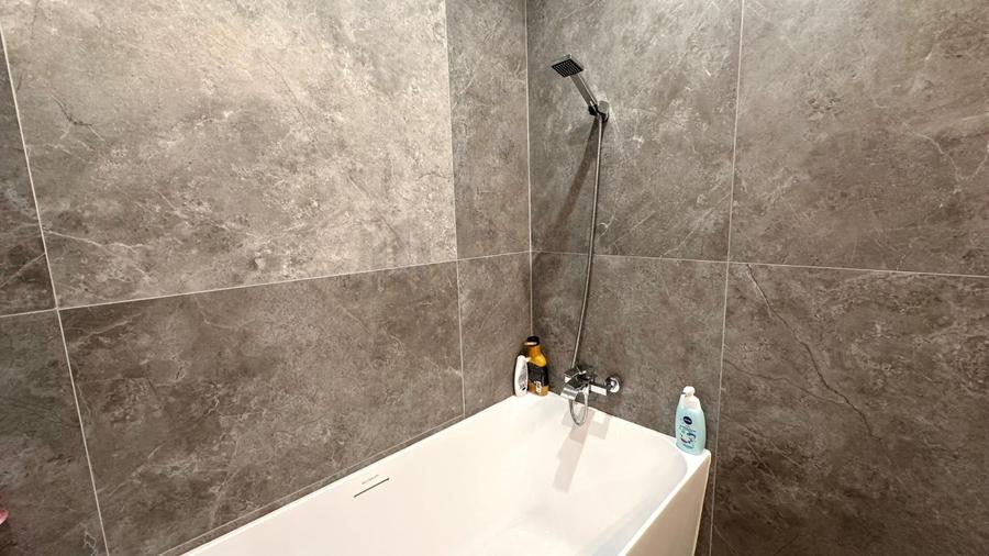 REA1029353 Apartament 3 camere cu terasa 50 mp 2 locuri de parcare si boxa Nusco