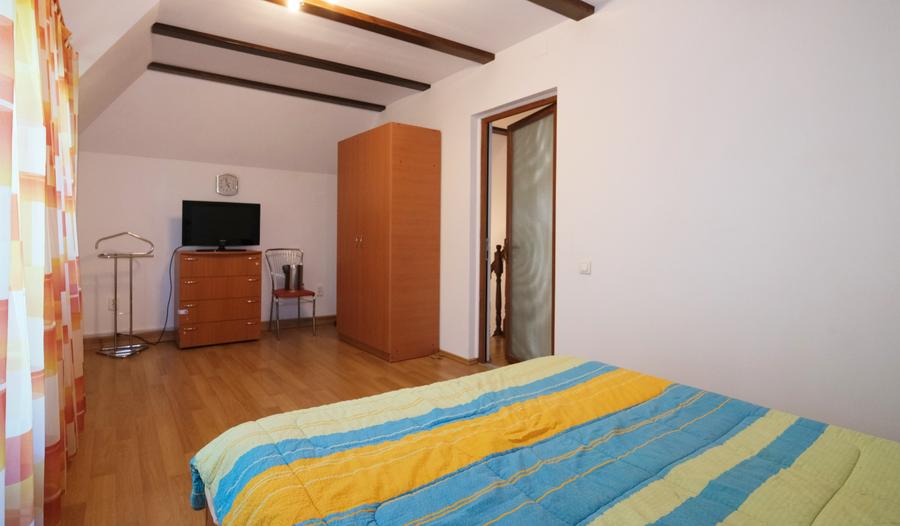 Vanzare casa P+M+Pod construita in 2009 in Breaza Prahova teren plat, totul nou