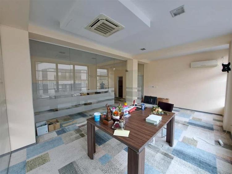 Spatiu comercial, 160 mp utili, situat in zona Semicentrala!