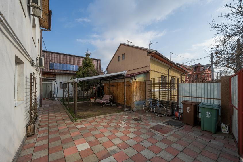 Casa 5 camere plus spațiu comercial–366 mp-Bucurestii Noi-langa Parcul Bazilescu