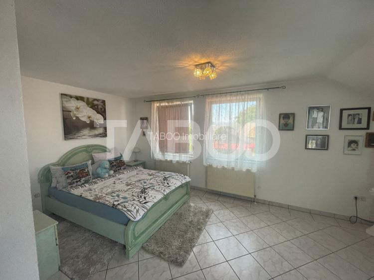 Casa deosebita  de vanzare 453 mp utili si curte 528 mp in Avrig - 29