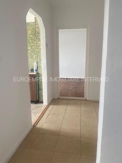 Apartament 2 camere decomandate zona KM 4-5 - 7