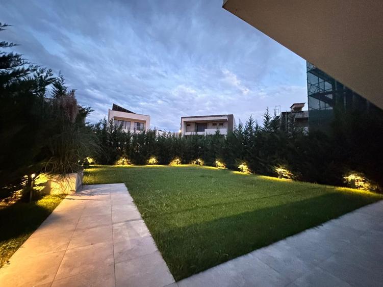 Vila de lux in zona Baneasa - Sisesti, cu 6 camere, 4 parcari, vedere lac