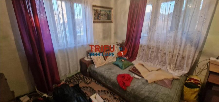Casa de vanzare 2 camere zona Totoi