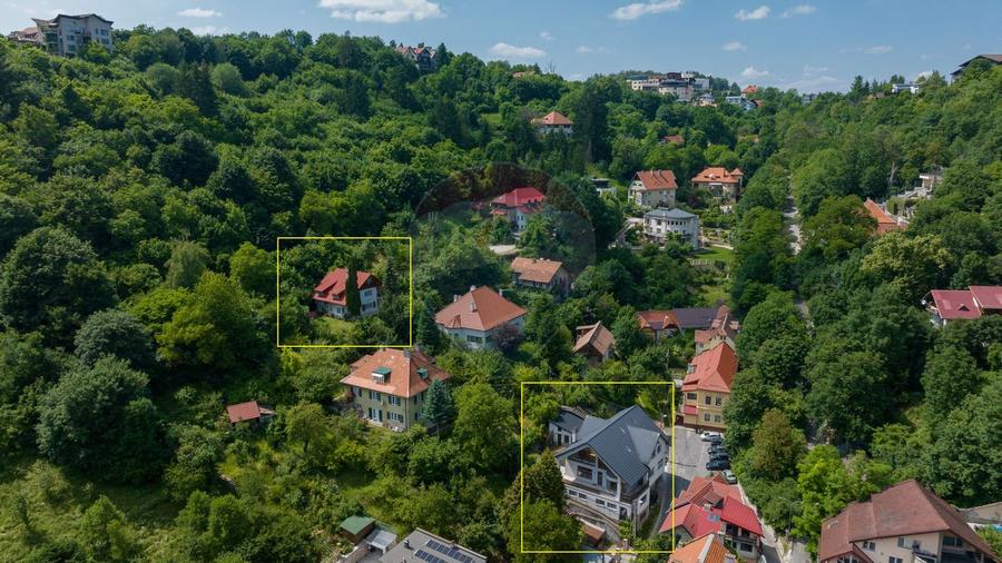 Vanzare două vile, cu potential investitional în Brașov, cartier Șchei