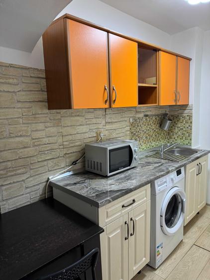INCHIRIERE/ GARSONIERA/ GORJULUI/ CENTRALA TERMICA/ 350 EURO
