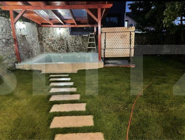 Casa cu 4 camere, 210 mp utili, teren cu 350 mp, Dambul Pietros