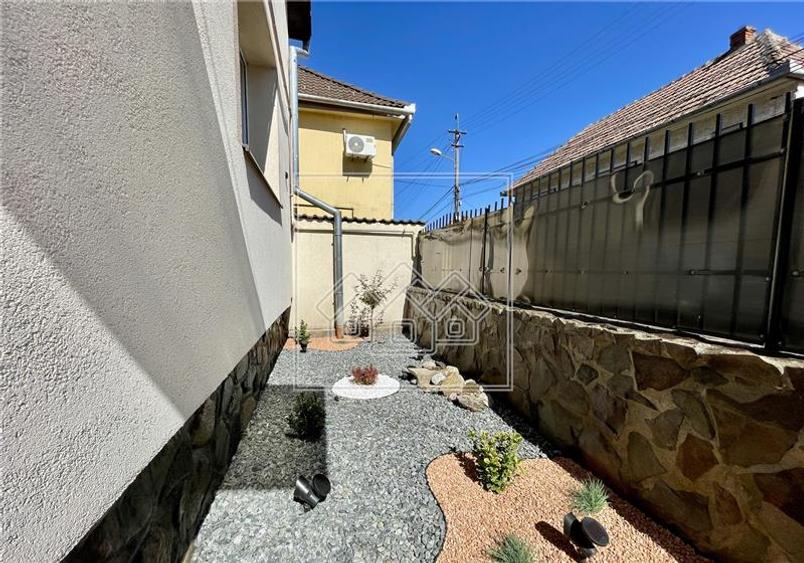 Casa individuala, moderna, 4 camere, fotovoltaice, mobilata complet