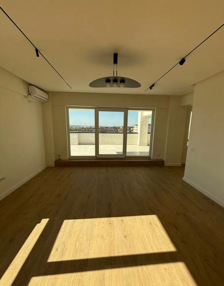 Apartament cu 3 camere de vanzare tip penthouse, Valea Lupului
