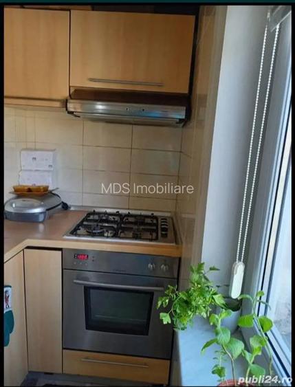 Decomandat cu 2 bai si 3 balcoane linga Piata Verde