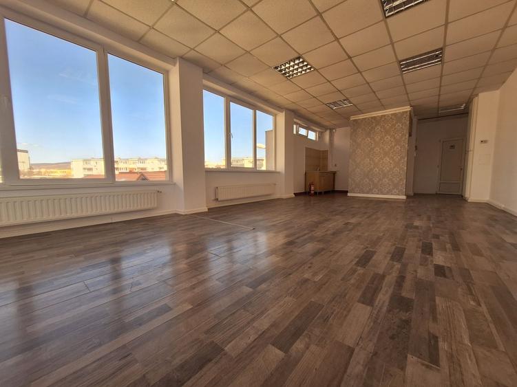 Cladire de birouri, in zona centrala, cu parcare, zona The Office