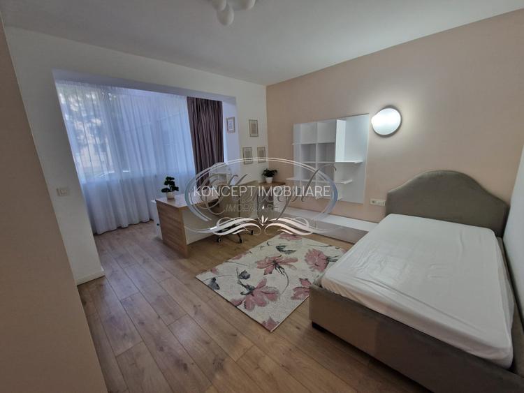 Apartament deosebit, 5 camere, Plopilor - 5