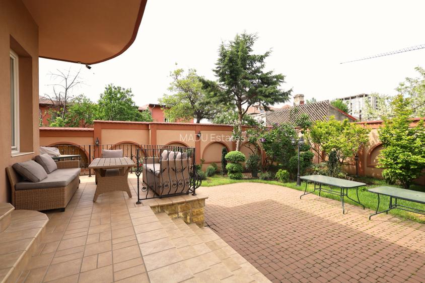 Parcul Carol Metrou 8 minute - vilă impresionantă 700 mp și teren de 720 mp - 2