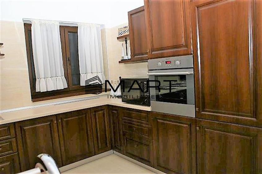 Pensiune 12 camere teren 200mp Valea Lotrioarei