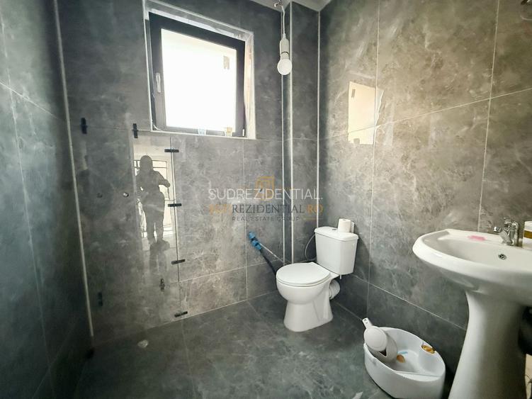 Casă spațioasă de vânzare – Sector 4, Metrou Aparatorii Patriei - 13