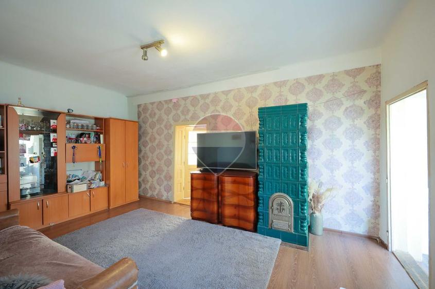 Casă de vânzare cu 4 camere - Santăul Mare, comuna Borș, județul Bihor